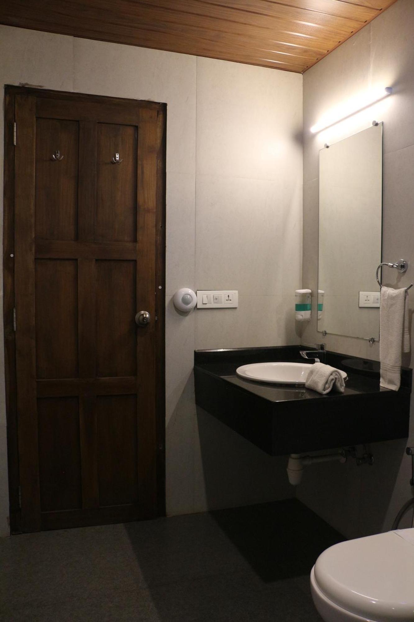 Logan Camp Ooty Hotel Кунур Екстериор снимка